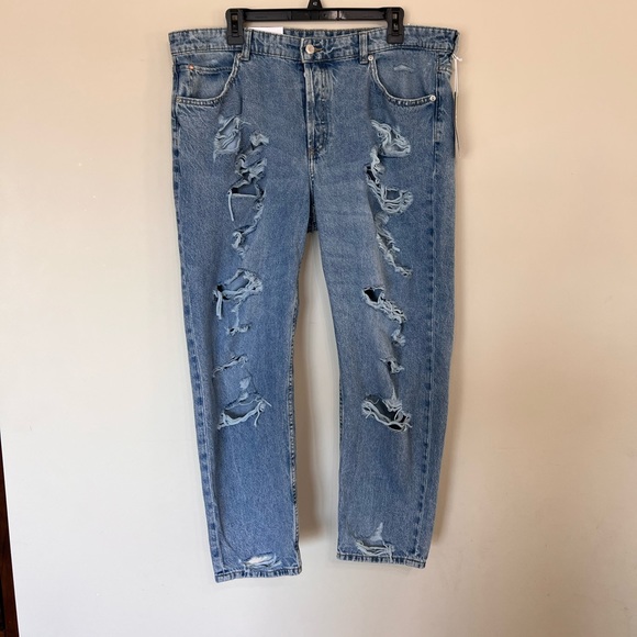 H&M Boyfriend Low Regular Jeans | Size 16 - Picture 6 of 13